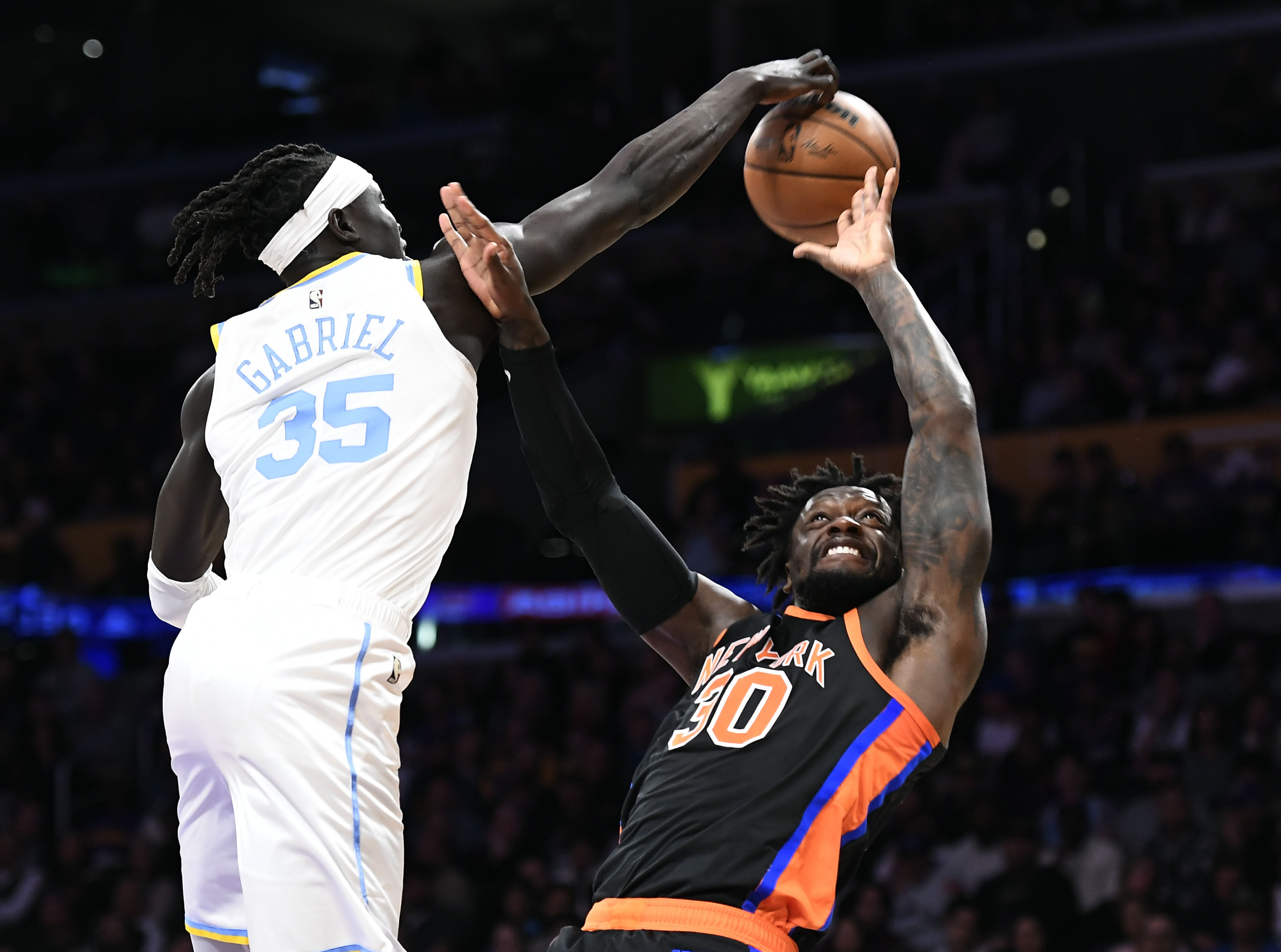 哈登险胜浓眉哥，球队未来可期关键表现点燃全场！的简单介绍