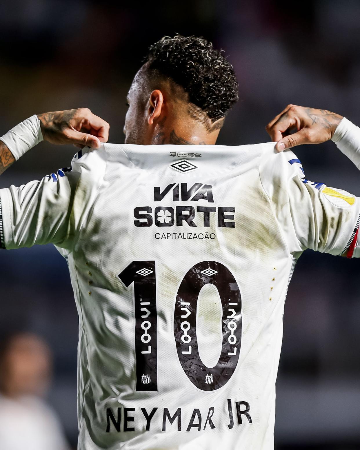  内马尔连续五场比赛得分超过逆转，TES挑战极限！